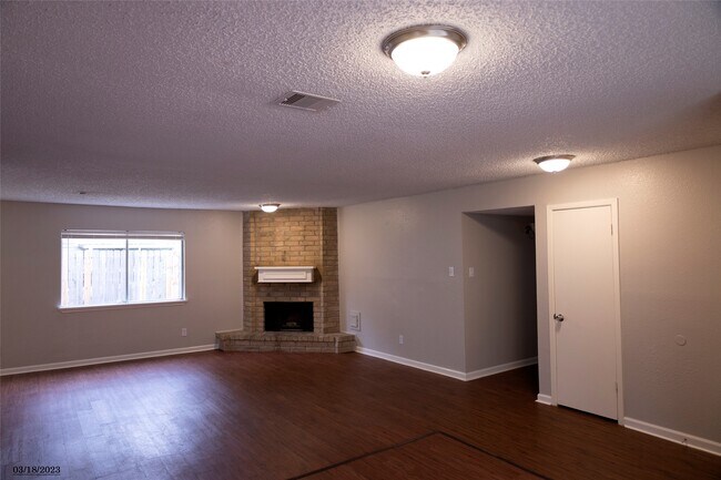 Photo - 16714 Britford