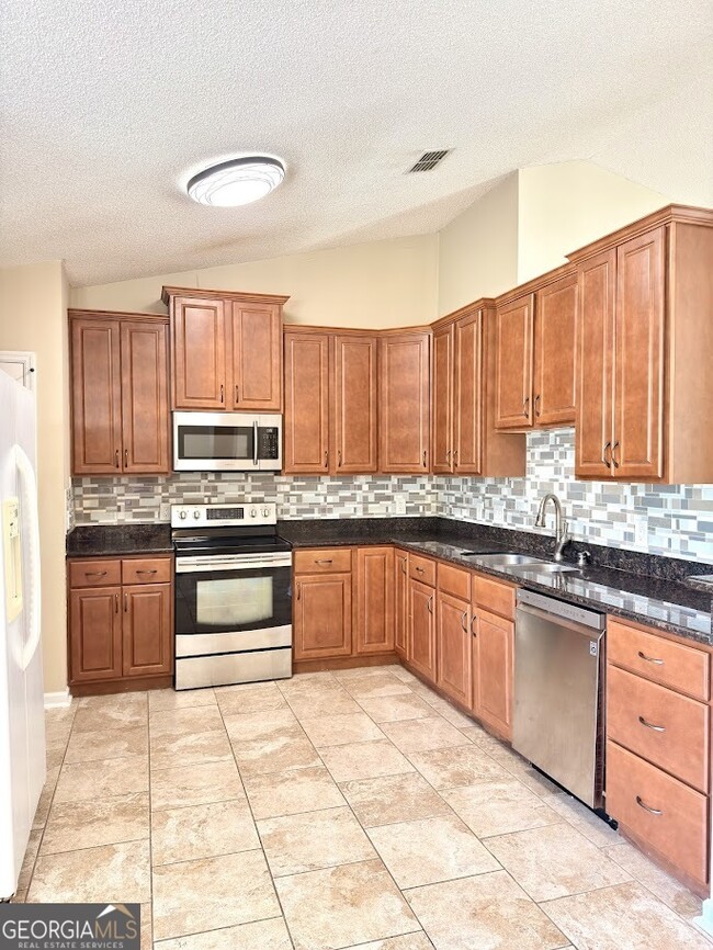 Photo - 108 Almond Cir