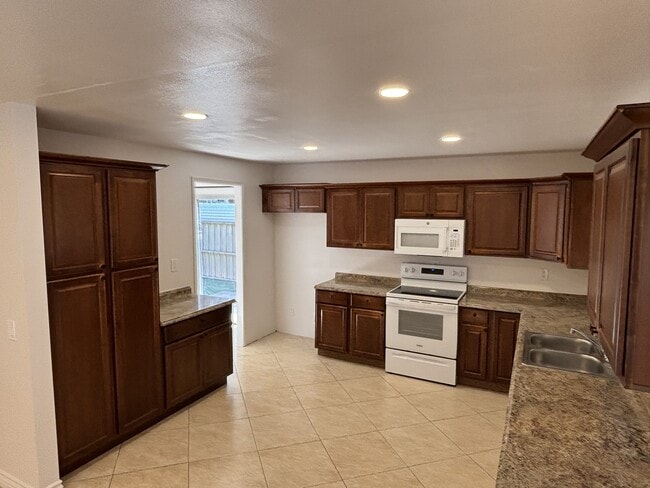 388 Hilltop Dr