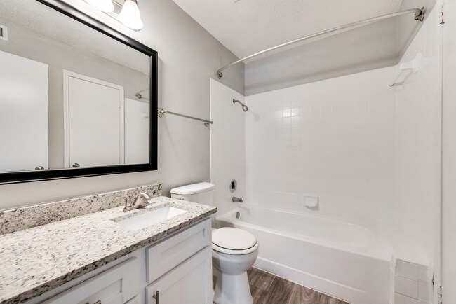 baño A1 - Mason Ridge Apartment Homes