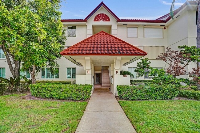 Photo - 107 Half Moon Cir Unit H1