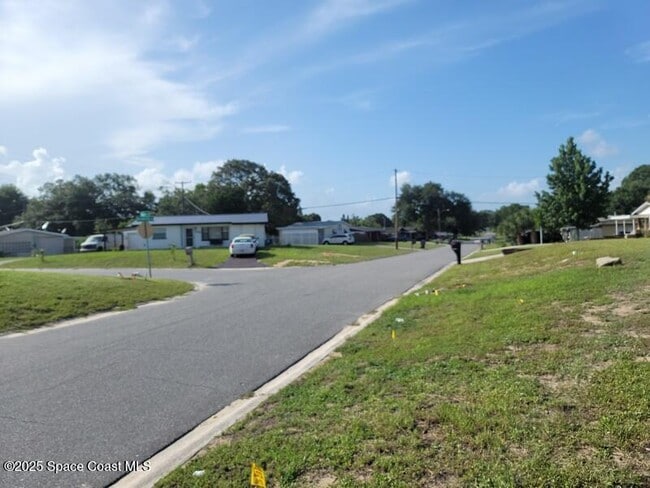 Photo - 1700 Chaucer Rd