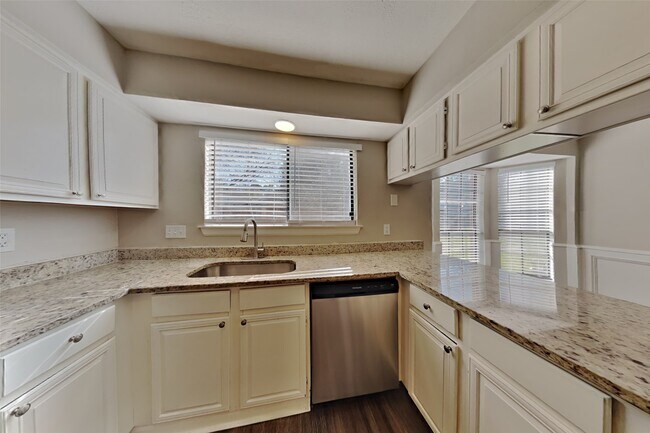 Photo - 15803 Maple Manor Dr