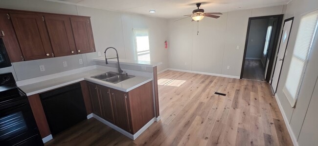 Photo - 90 Deerwood Park