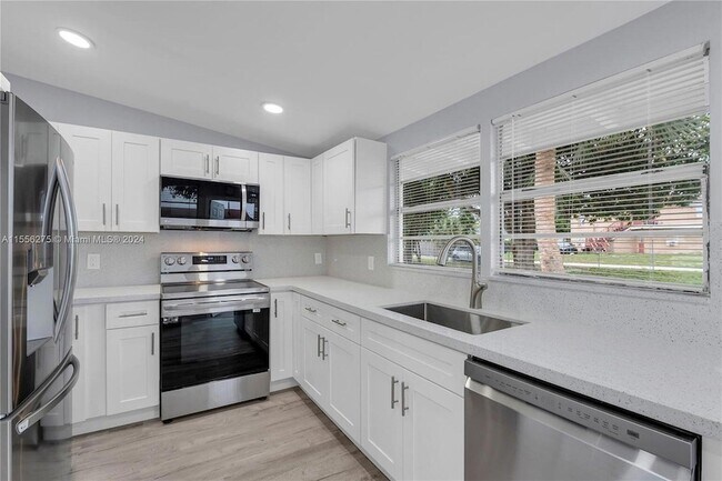 Photo - 145 SW 13th Avenue