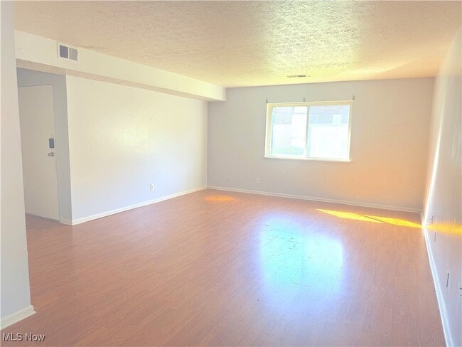 Photo - 1803 Cromwell Dr Unit 4