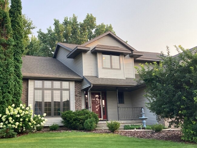 Building Photo - 1815 Essex Dr Rental