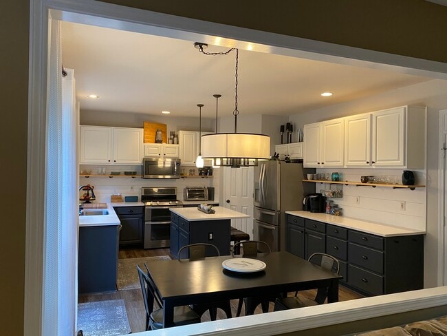 Photo - 1540 Aurelia Dr