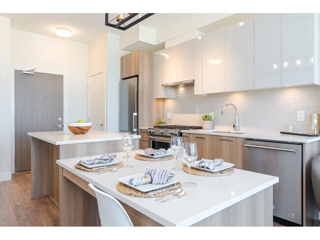 258 Nelson's Ct Unit 2404