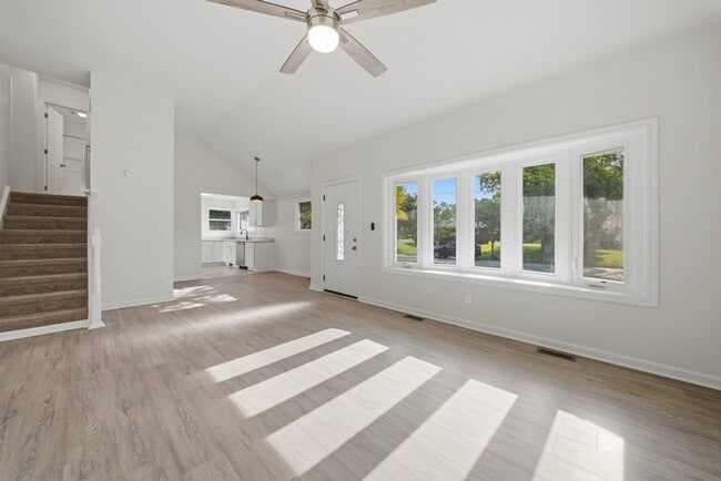 Photo - 313 Beacon Hill Ct