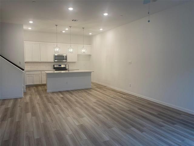 Photo - 9927 Schramm St