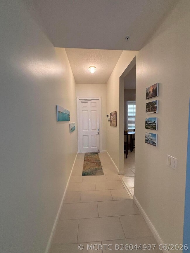 Building Photo - 29 Harbour Isle Dr W Unit 102