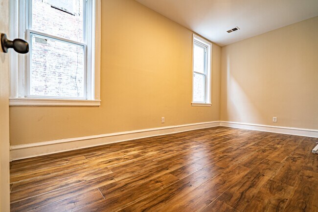 Photo - 4129 W Girard Ave Unidad 2