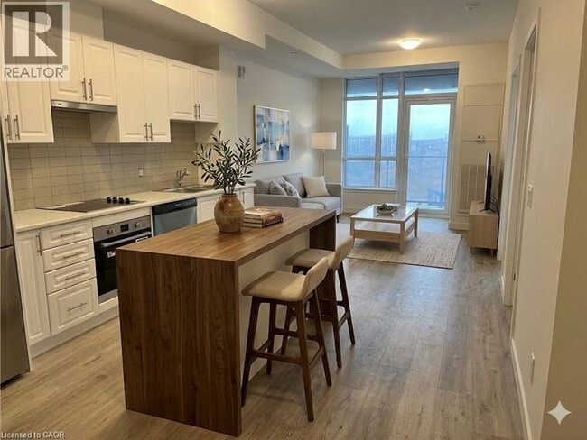 Photo - 461 Green Rd Unit 611