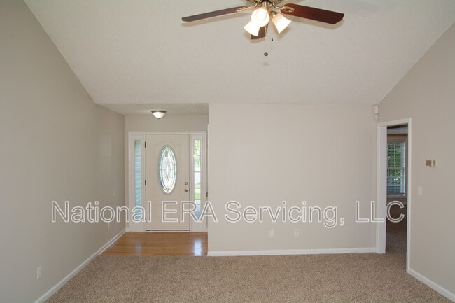 Photo - 105 Stoneybrook Dr