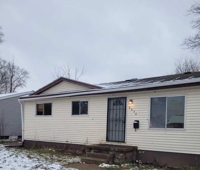 Building Photo - 6630 Eastmont Dr Rental