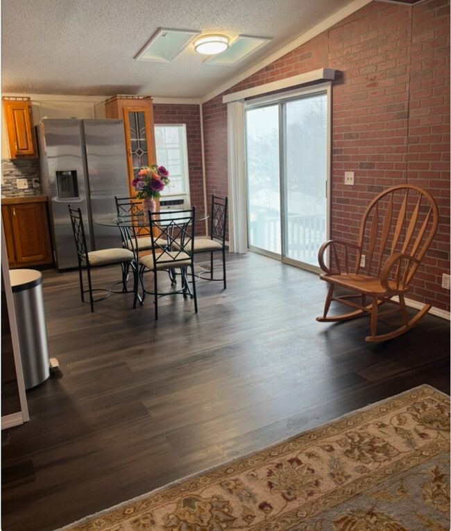 Photo - 18 River Crest Ln