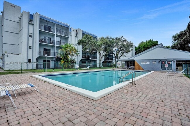 Building Photo - 7561 NW 16th St Unit 2103 Rental