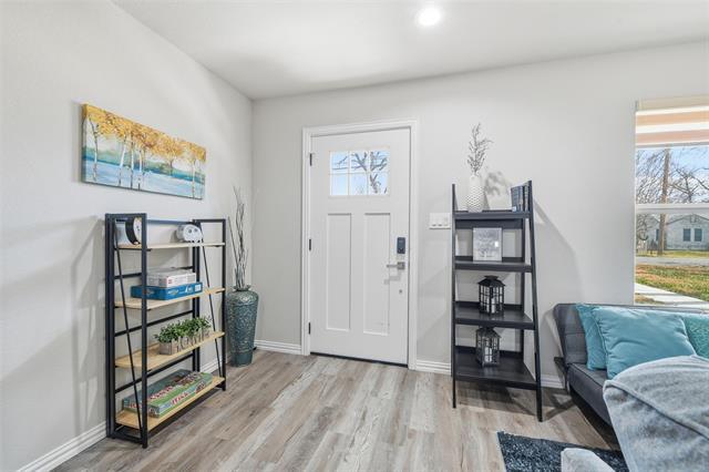 Photo - 933 River Rd