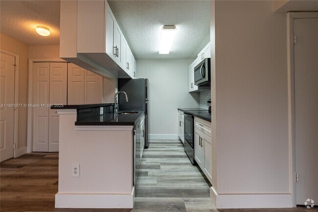 Building Photo - 4321 W McNab Rd Unit 29 Rental