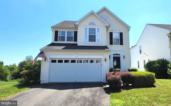 Photo - 16056 Sheringham Way House