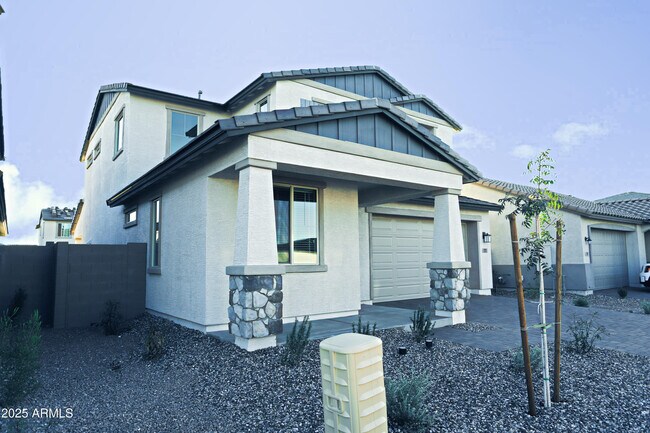 773 W Lark Dr