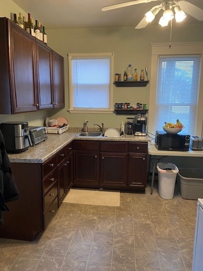Photo - Charming 4 Bedroom 2 Bath House