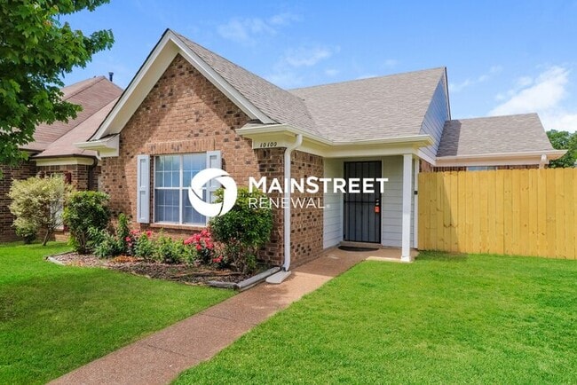 Photo - 4 Bedroom Pet-Friendly Home in Cordova, TN with Main Street Renewal