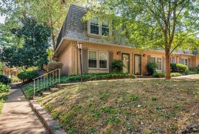 Building Photo - 3000 Hillsboro Pike Unit 62