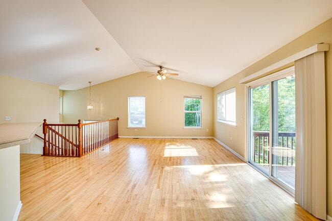 Photo - 3147 Saganashkee Ln