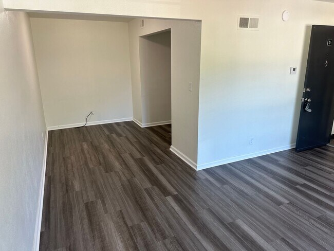 Photo - 2908 N Rockwood Dr Unidad D