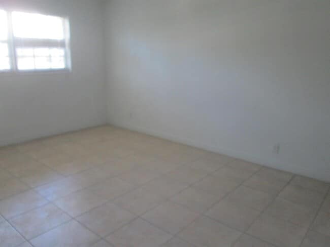 Photo - 405 N Cypress Dr Unit 3