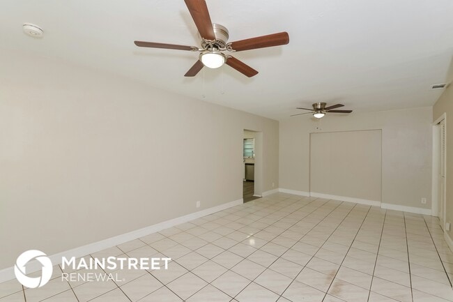 Photo - 2300 23rd Ave W