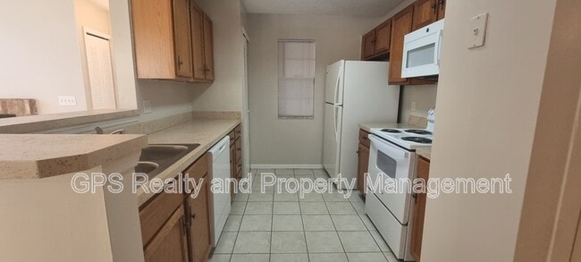 Photo - 956 Forest Ridge Ct House