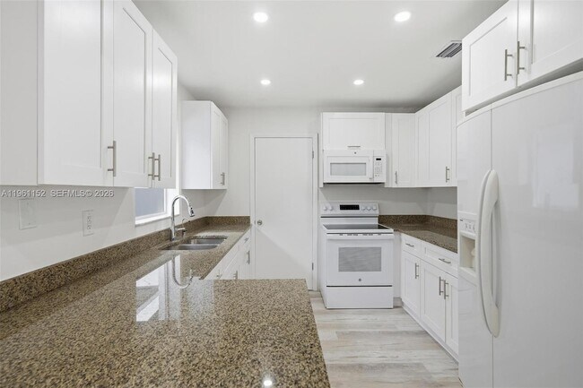 Photo - 1281 W 42nd St Unidad 1