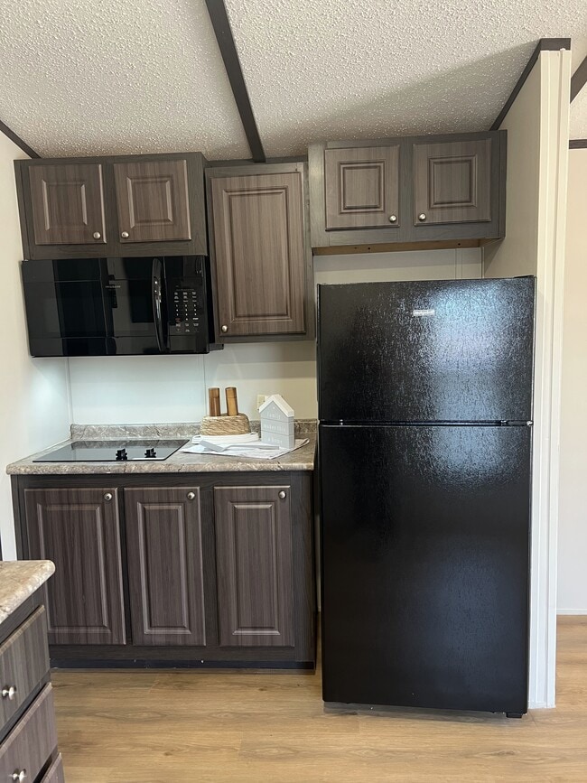 Photo - 5214 Guthrie St