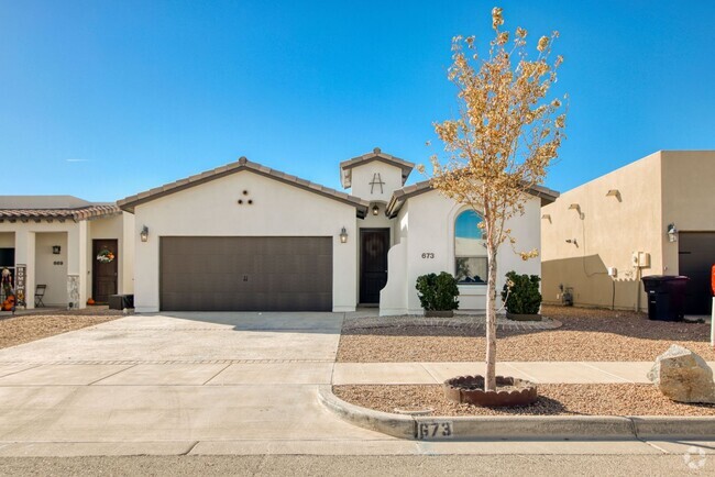 Building Photo - Beautiful East side House