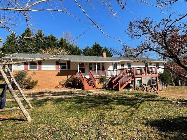 Photo - 3029 Scottsville Rd