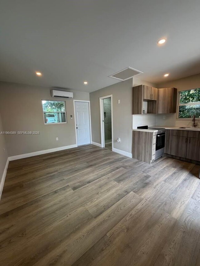 Building Photo - 1246 NE 110th Terrace Unit 0