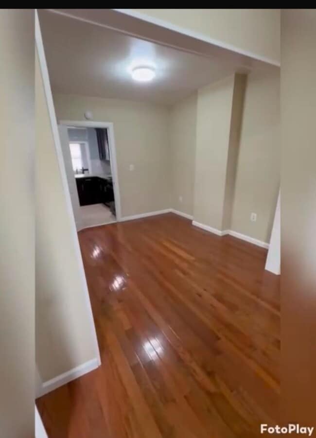 Photo - 1011 Flora St