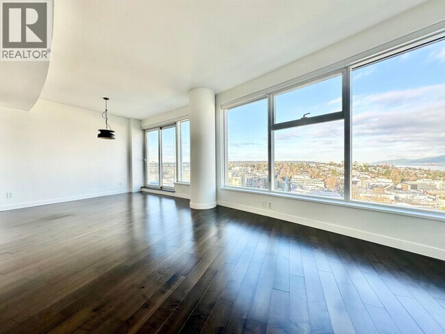 Photo - 1565 W 6th Ave