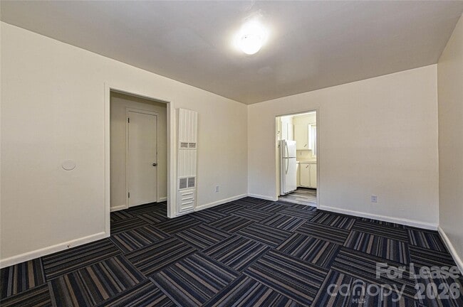 Photo - 260 Church St N