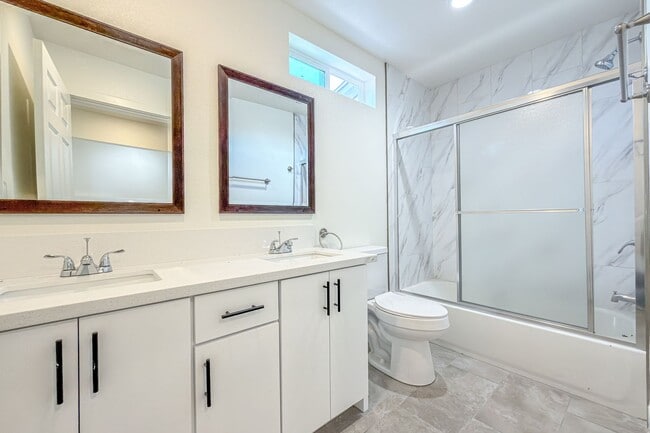 Photo - 2026 Luxury 4 & 6 Bedroom Units Unidad #732 1/2