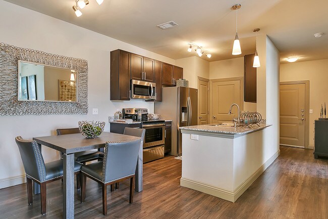 Photo - Oaks of Kyle Apartments