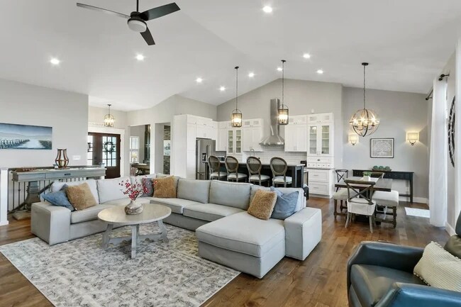 1175 La Salle Ct