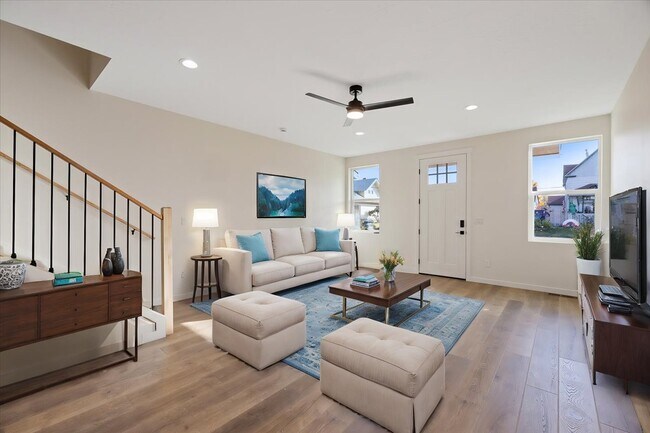 Photo - 717 E Lacrosse Ave