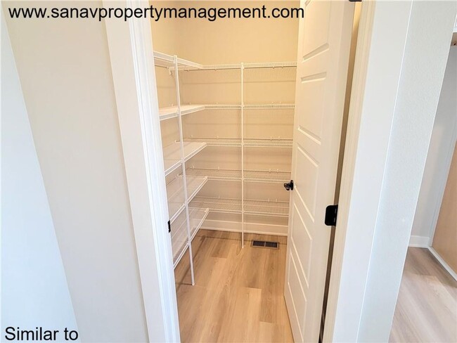 Photo - Spacious 4-Bedroom, 2.5-Bath Home in Kettl...
