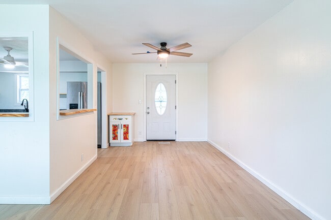 307 McMaster Pl
