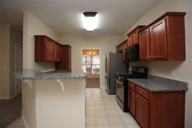 Photo - 5670 Winter Bluff Way NE