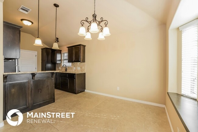 Photo - 608 Talon Dr